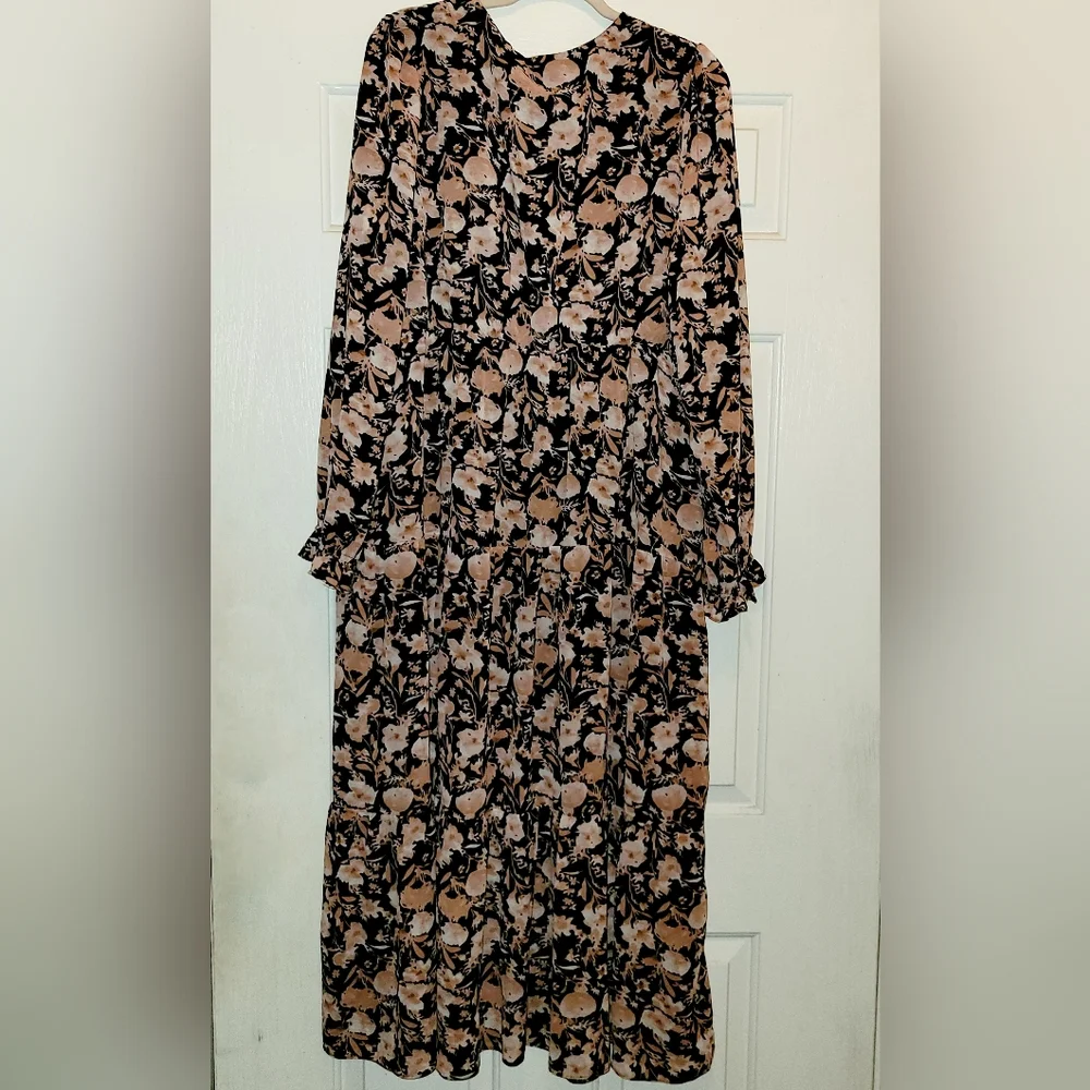 Floral Black & Tan Dress - Picture 4 of 7